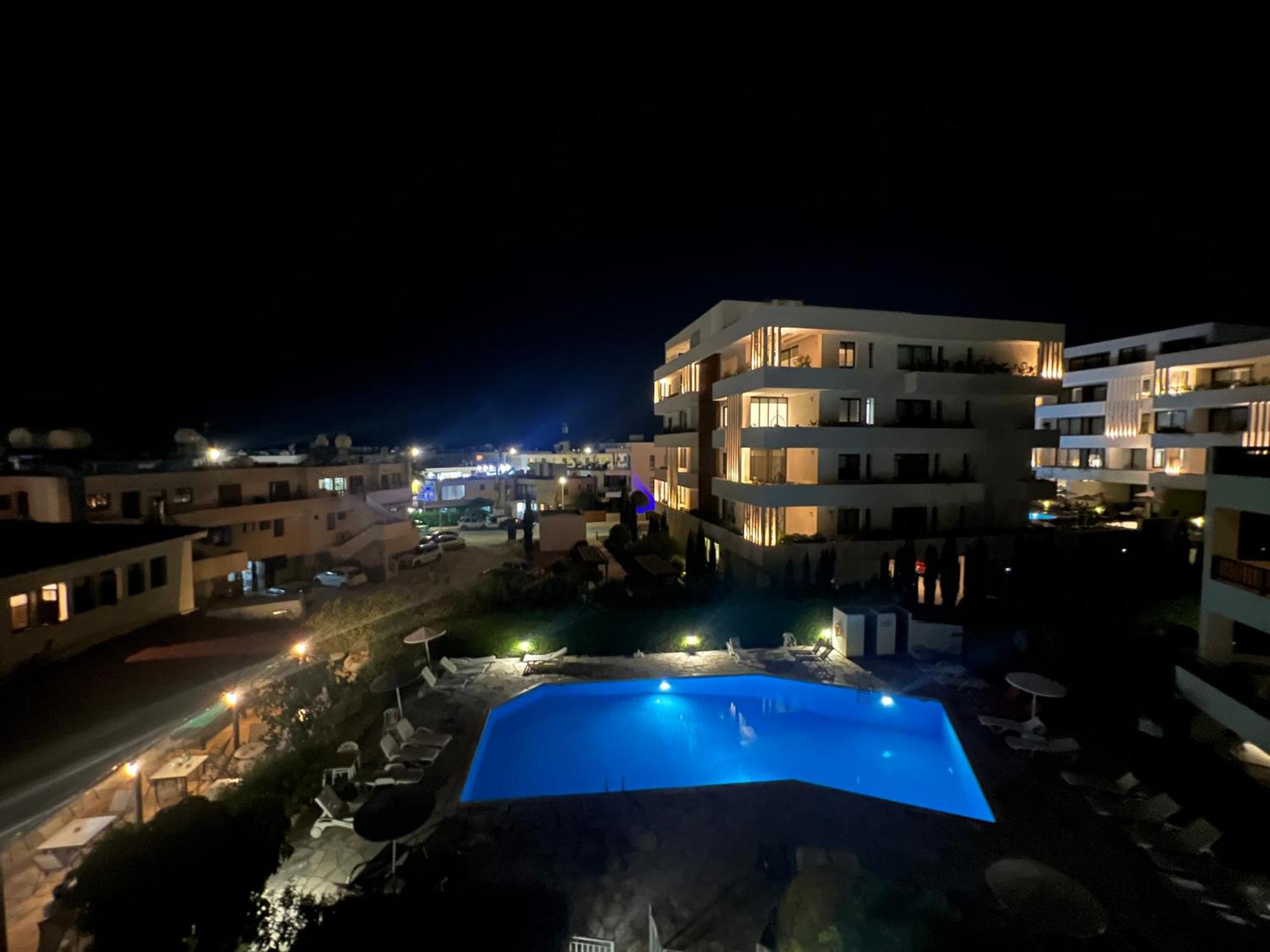 Апартаменты 1st Class Location With Sea&pool View Пафос