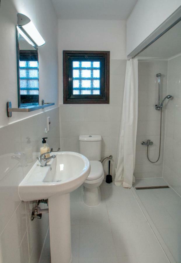 Апартаменты 1st Class Location With Sea&pool View Пафос